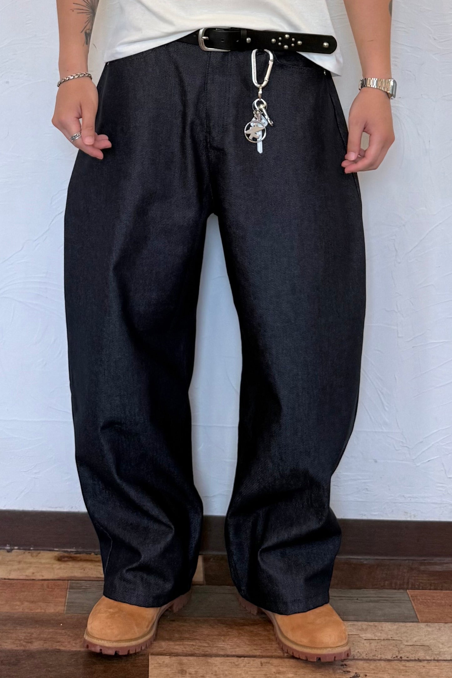 韓国ファッションメンズ　メンズファッション　ストリート系　ワイドデニムパンツ　バギージンズ　ワイドパンツ　バギーパンツ