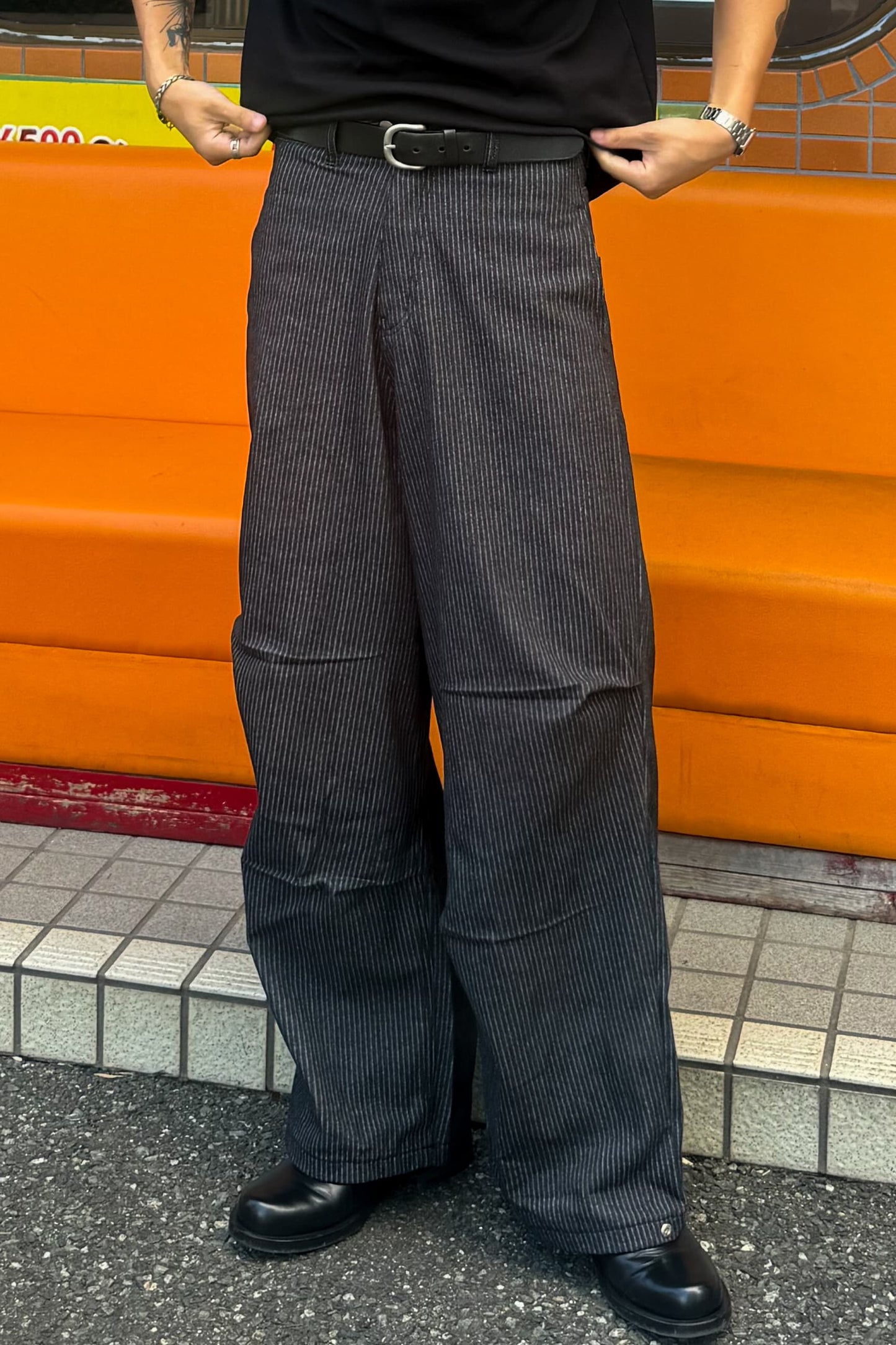 韓国ファッションメンズ　メンズファッション　ストリート系　ワイドデニムパンツ　バギージンズ　ワイドパンツ　バギーパンツ ストライプパンツ