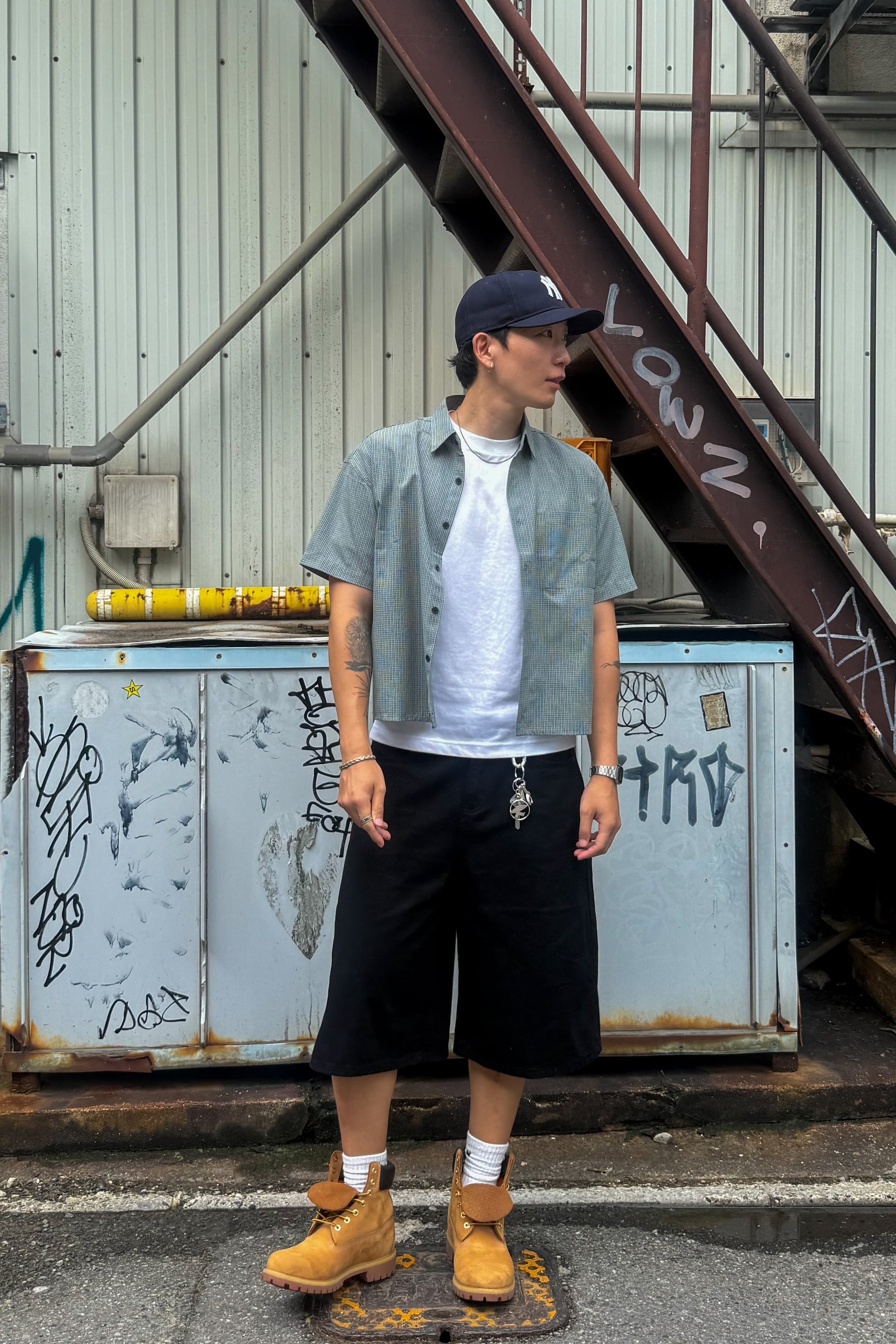 韓国ファッションメンズ　メンズファッション　ストリート系　ワイドハーフパンツ　ショーツ　ワイドショーツ　ジョーツ